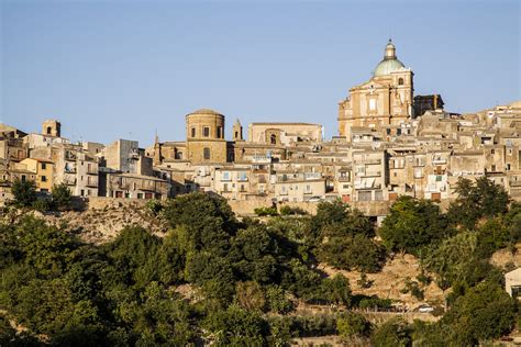 Piazza Armerina: Sicily Tourist Guide 